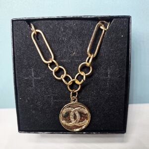 Gold Chain Pendant Necklace